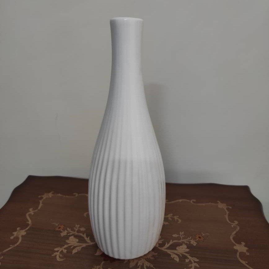 گلدان طرح کوزه ای شیار دار بلند در 3 رنگ