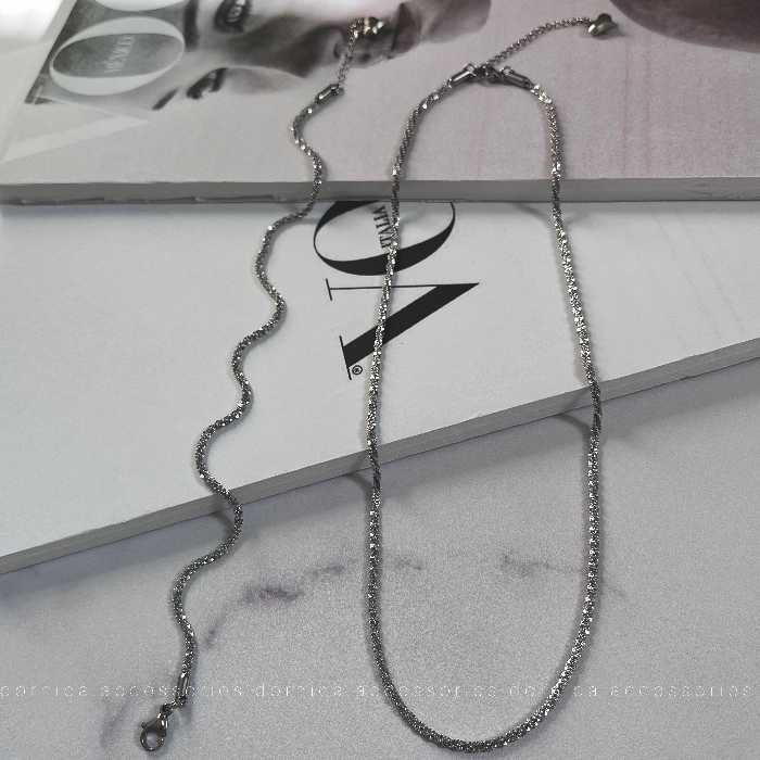 ست گردنبند دستبند خاویاری نقره ای