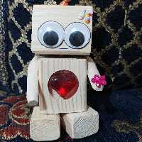 عروسک رباتی چوبی