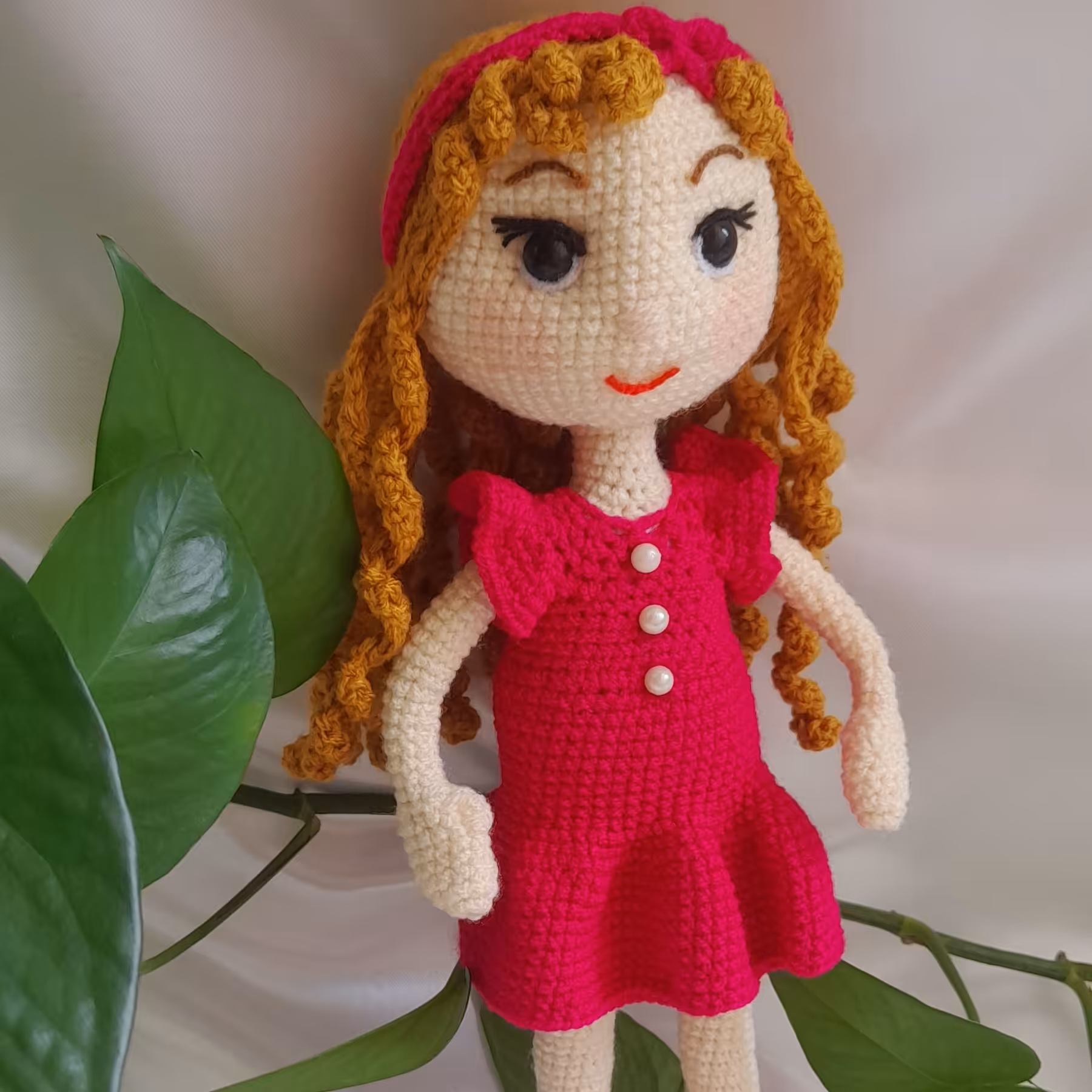 عروسک دخترانه دستبافت قد 30 سانت دستها مفتول گذاری شده