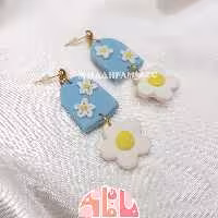 گوشواره گل آبی و زرد ماه فام