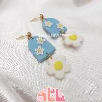 گوشواره گل آبی و زرد ماه فام