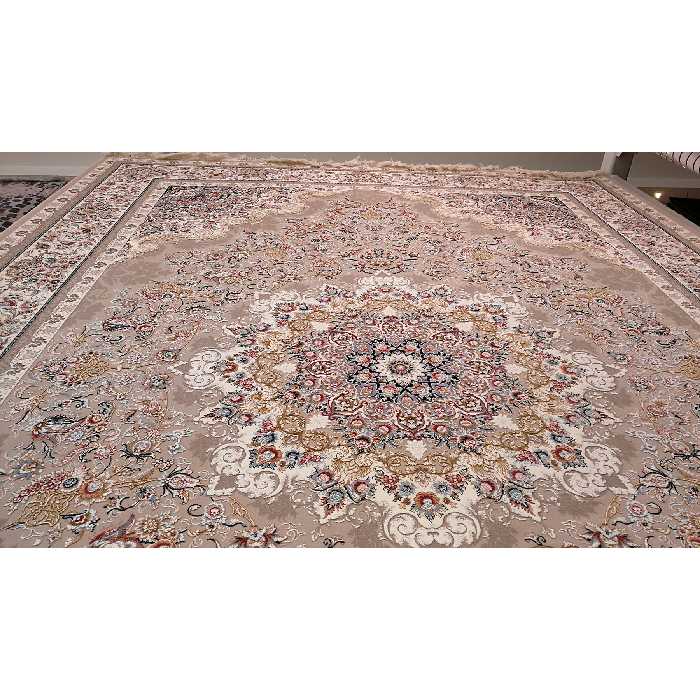 فرش ماشینی زمرد مشهد مدل 37000 زمینه بژ