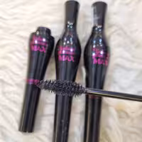 ریمل مکس بورژوا مشکی اورجینال ریمل بورژویس بدون ریزش حجم دهنده بسیار بالا بسیار مشکی  پاک شدن راحت حالت دهنده مژه ها
