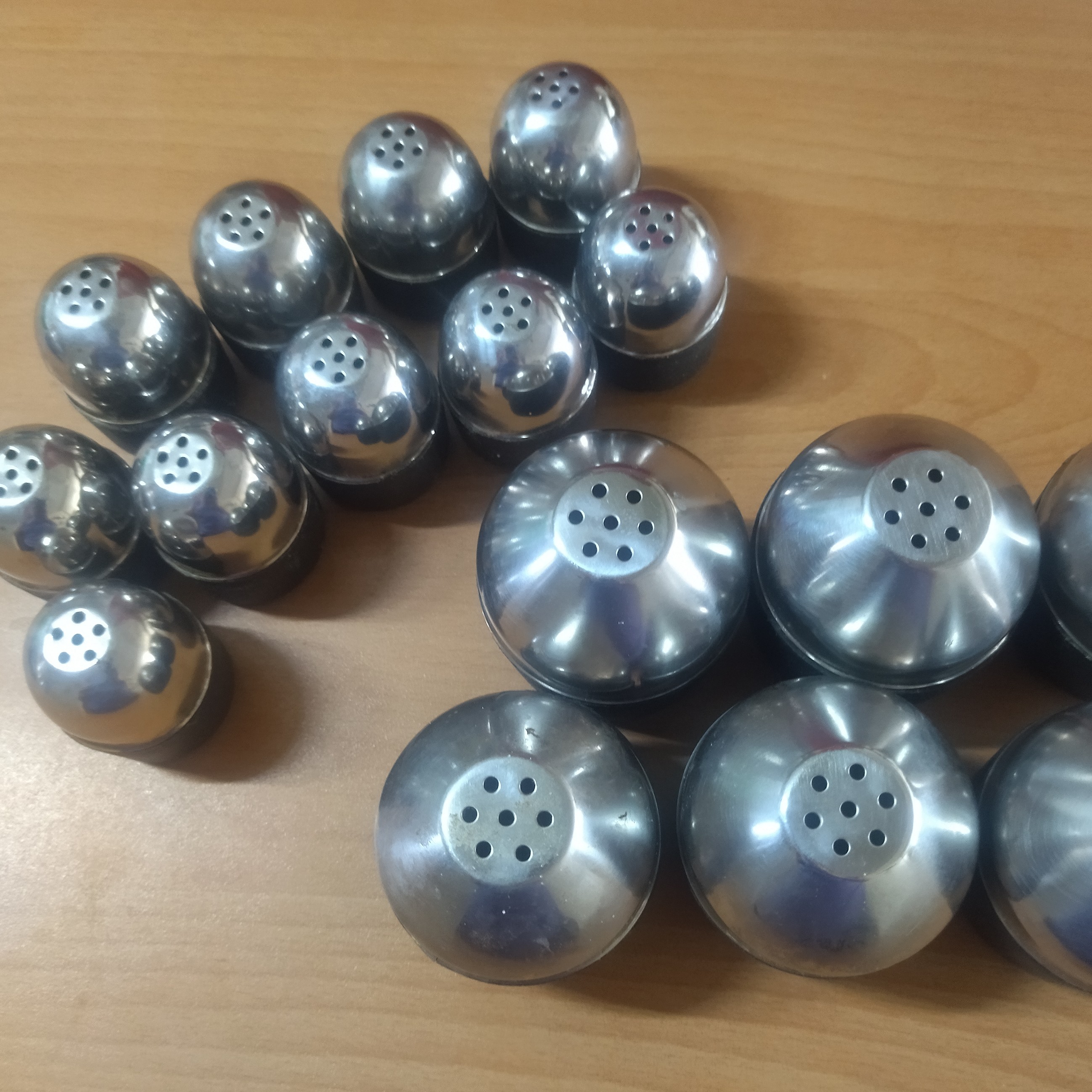 نمکدان استیل کوچک و بزرگ جا ادویه ای نشکن 