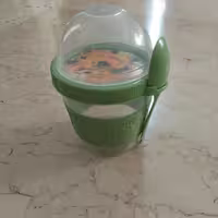 لیوان قاشق دار  و مخزن دار تی تیز titiz سبز ap 9200 take n go کوچک قد 16 سانت ظرف غذا دسر سبز