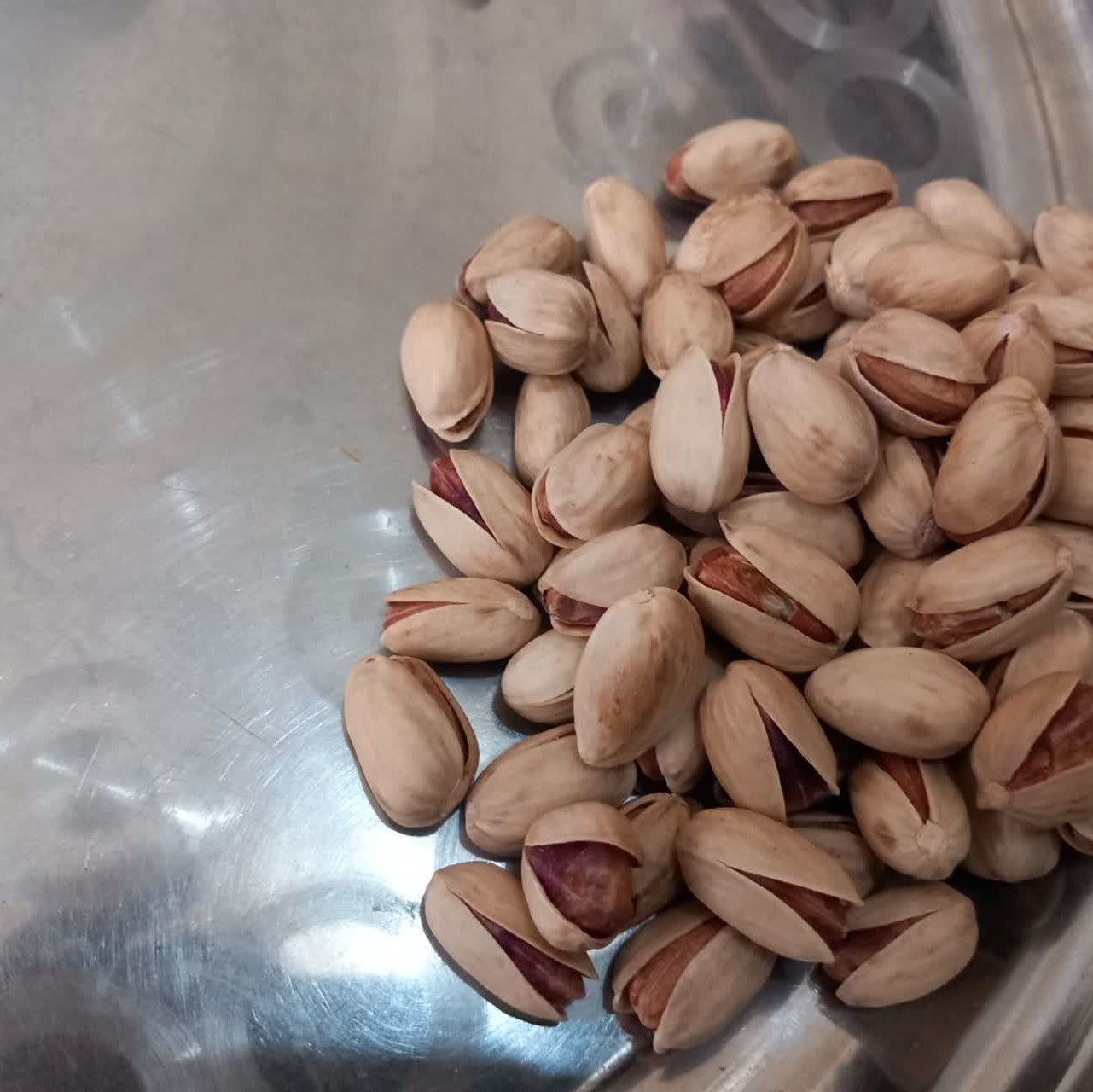 پسته احمدآقایی