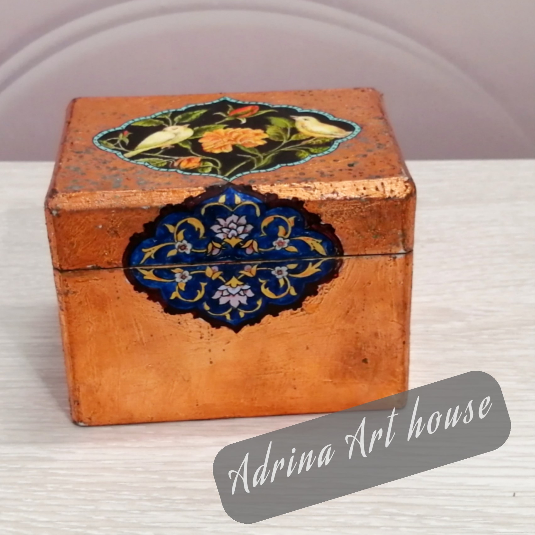 جعبه جواهرات-  ورق طلا با تذهیب و گل و مرغ
