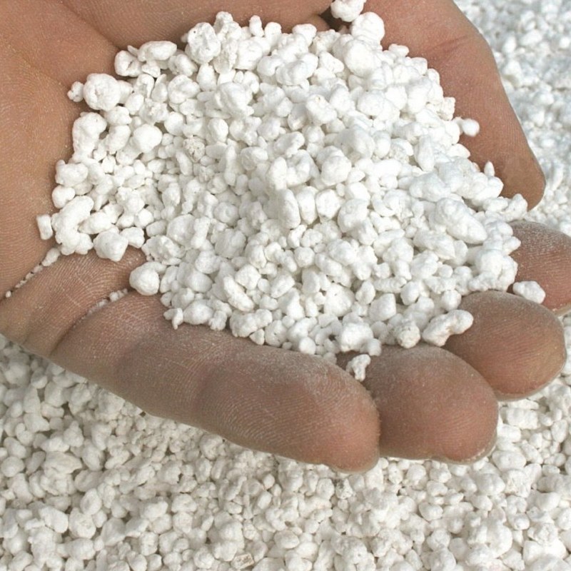 پرلیت سایز متوسط برای گیاهان آپارتمانی وزن 250 گرم