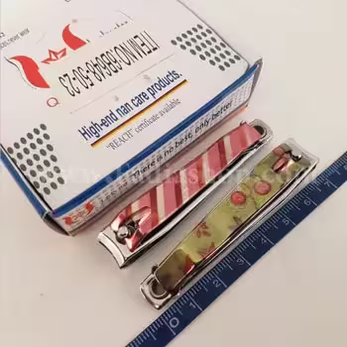 ناخن گیر متوسط رنگی