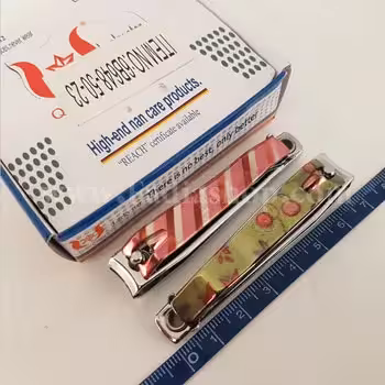 ناخن گیر متوسط رنگی