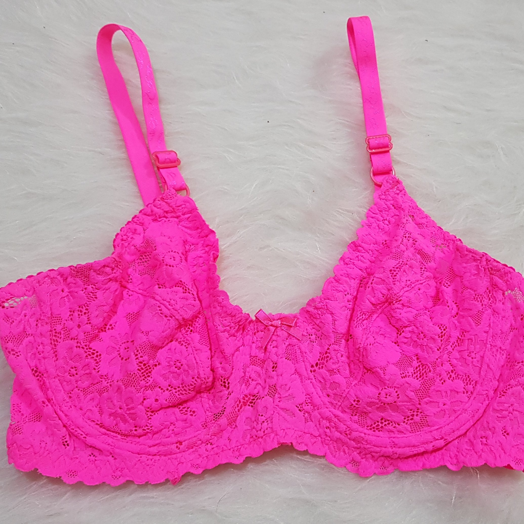 سوتین فنردار