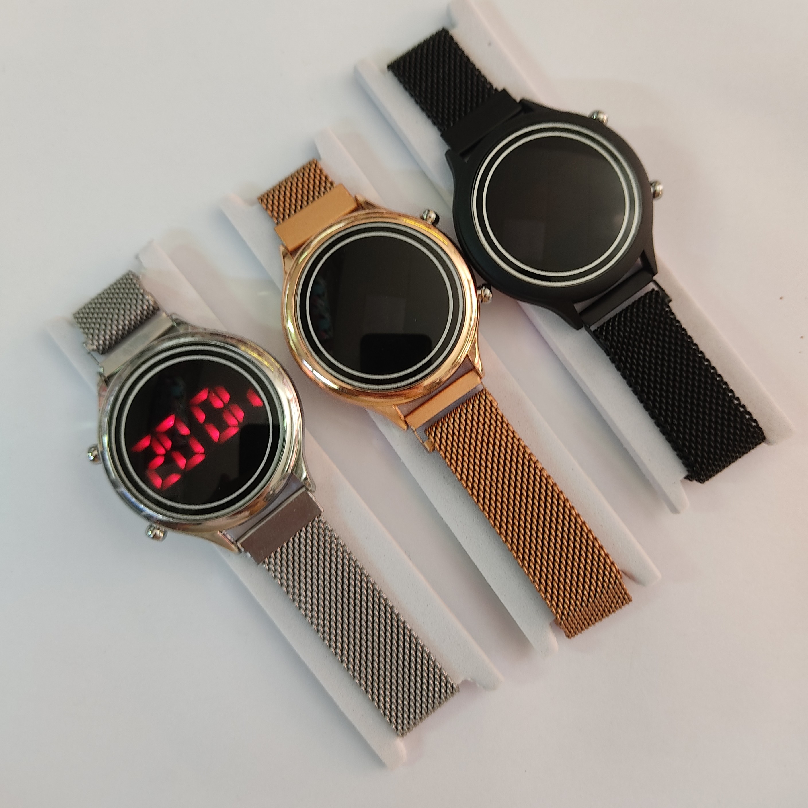 ساعت طرح اپل واچ دور سفید بند مگنتی