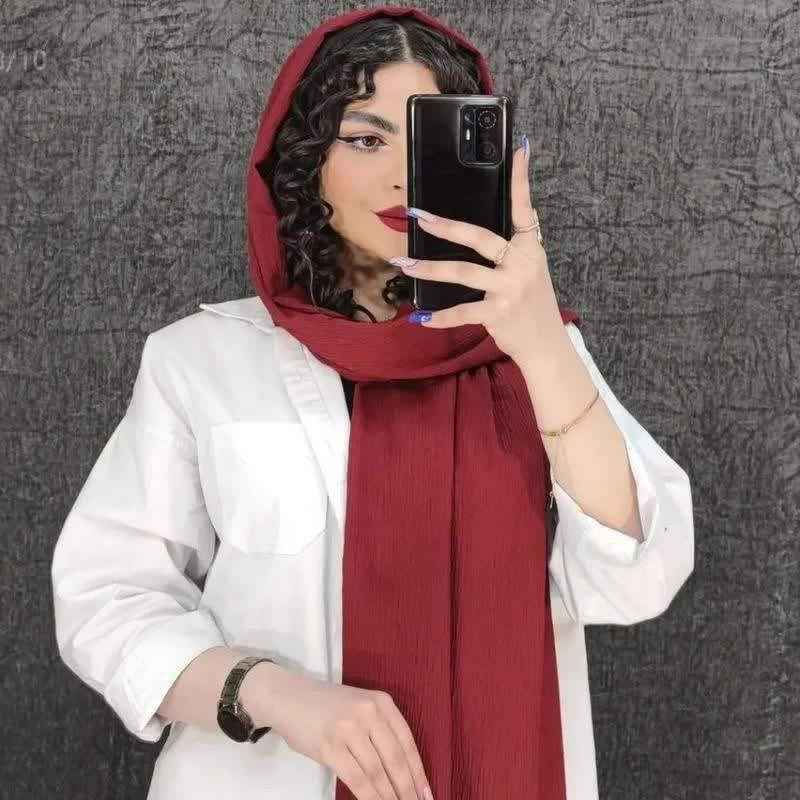 روسری شالی پفکی نخی چهار فصل موجود در سه رنگ البالویی و کرم و مشکی قواره دو در هشتاد بسیار زیبا جنسش عالیه وپو نمیشه...
