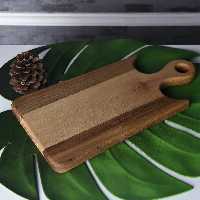 تخته گوشت چوبی ، چوب گردو با زوغن طبیعی چند تیکه رنگ قهوه ای و روشن