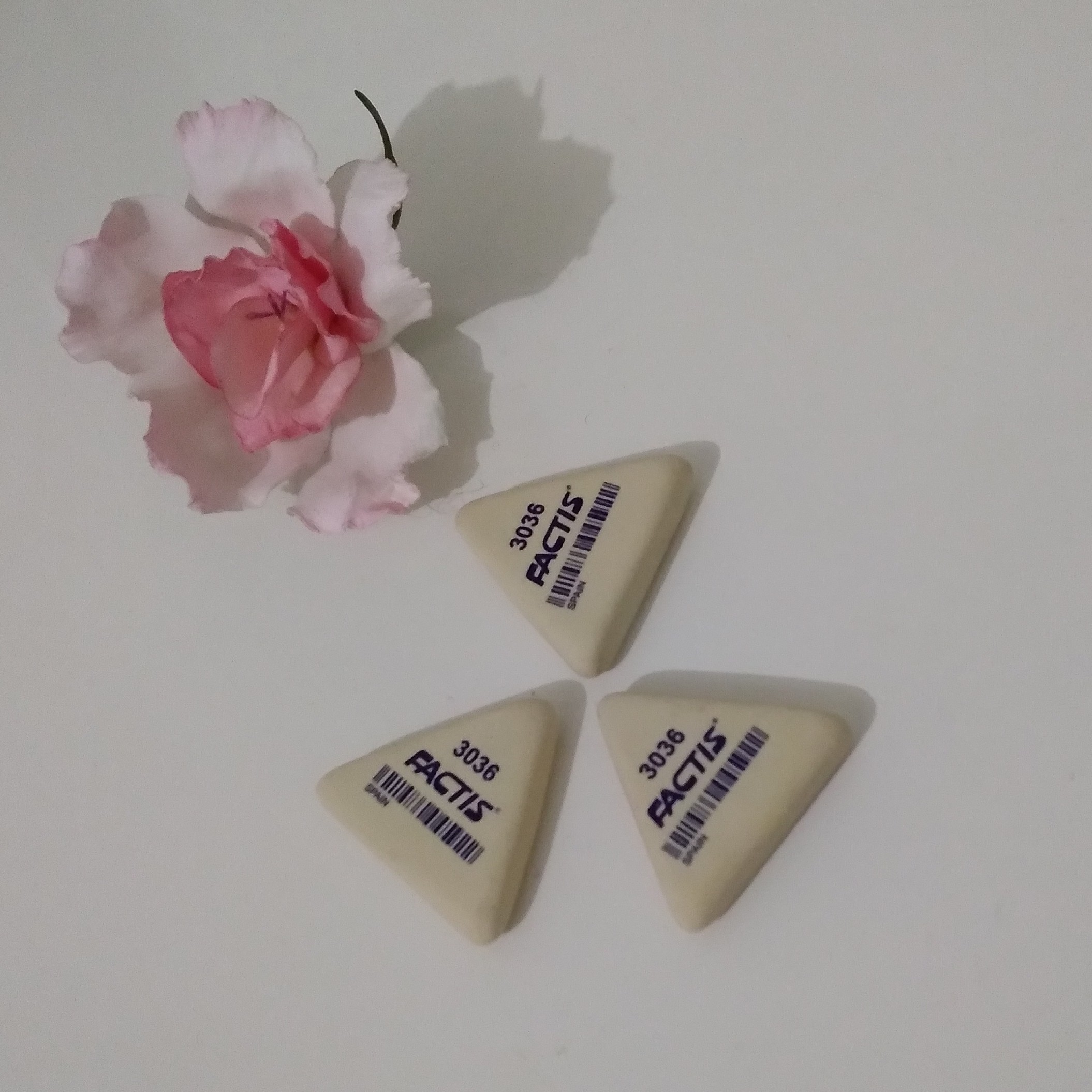 پاکن فکتیس مثلثی 3036