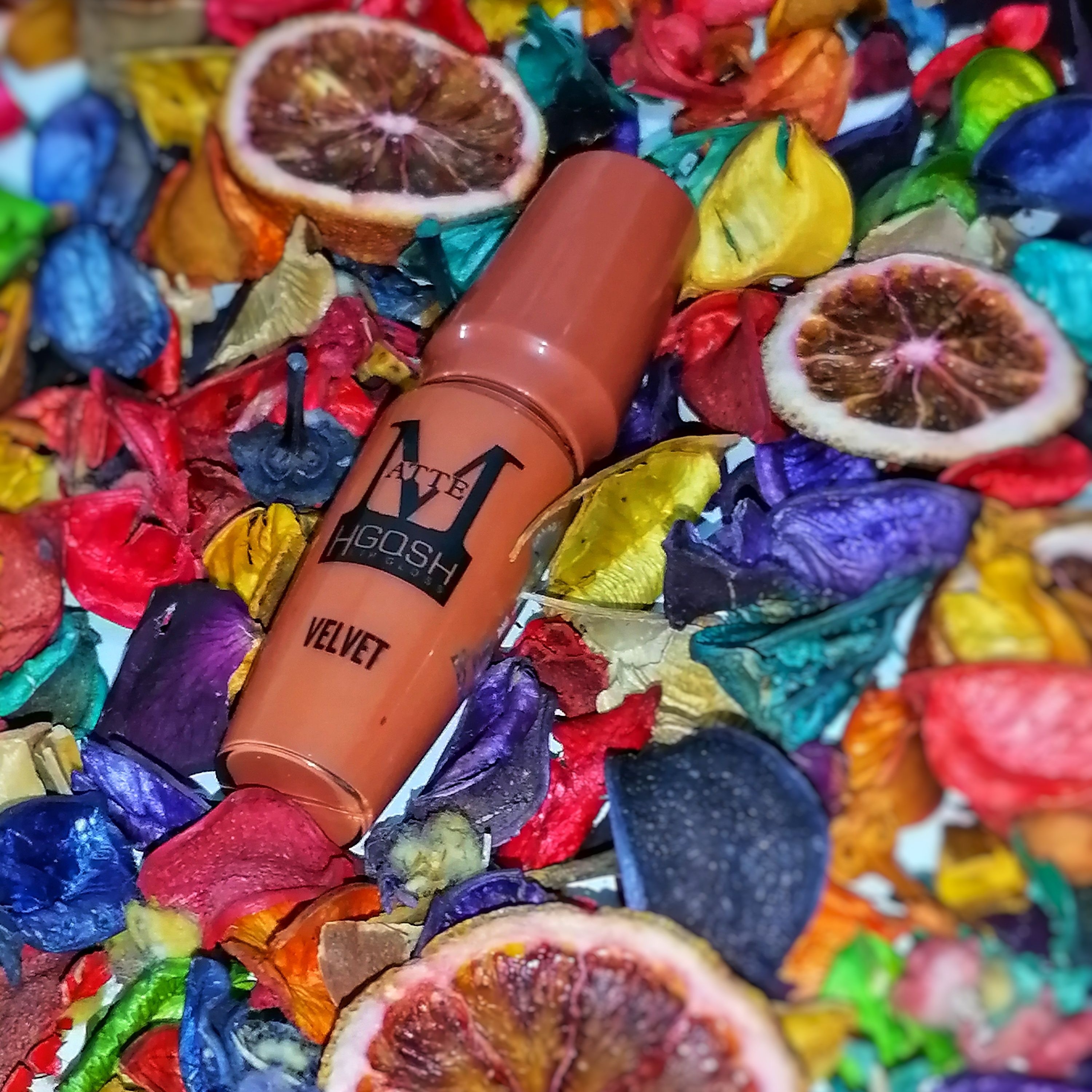 شارژ شد
رژ مایع نوت 
ترک ترک و پوسته نمیشه روی لب
رنگ های جذاب و کاربردی
داری بسته بندی بسیار شیک
پوشش دهی یکدست 