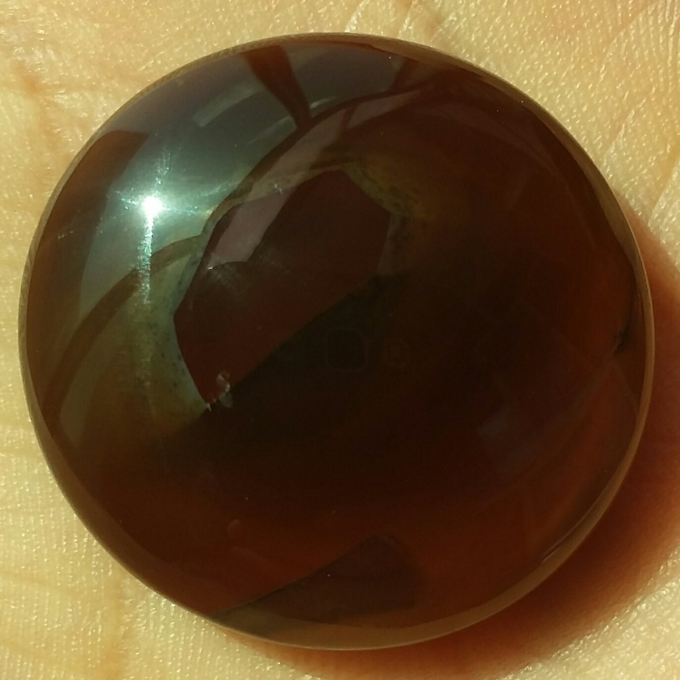 نگین عقیق زمینه خرمایی پر رنگ تراش دامله محشر 100درصد طبیعی خاااااااص