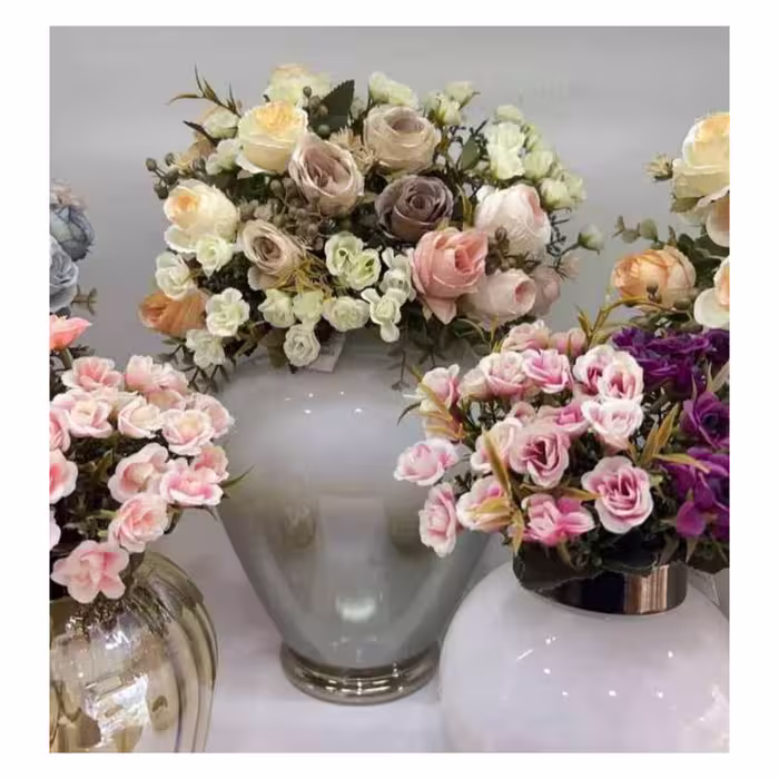 گلدان شیشه ای طرح یاس (دکوری خاص) رنگ سفید موجود می باشد. 