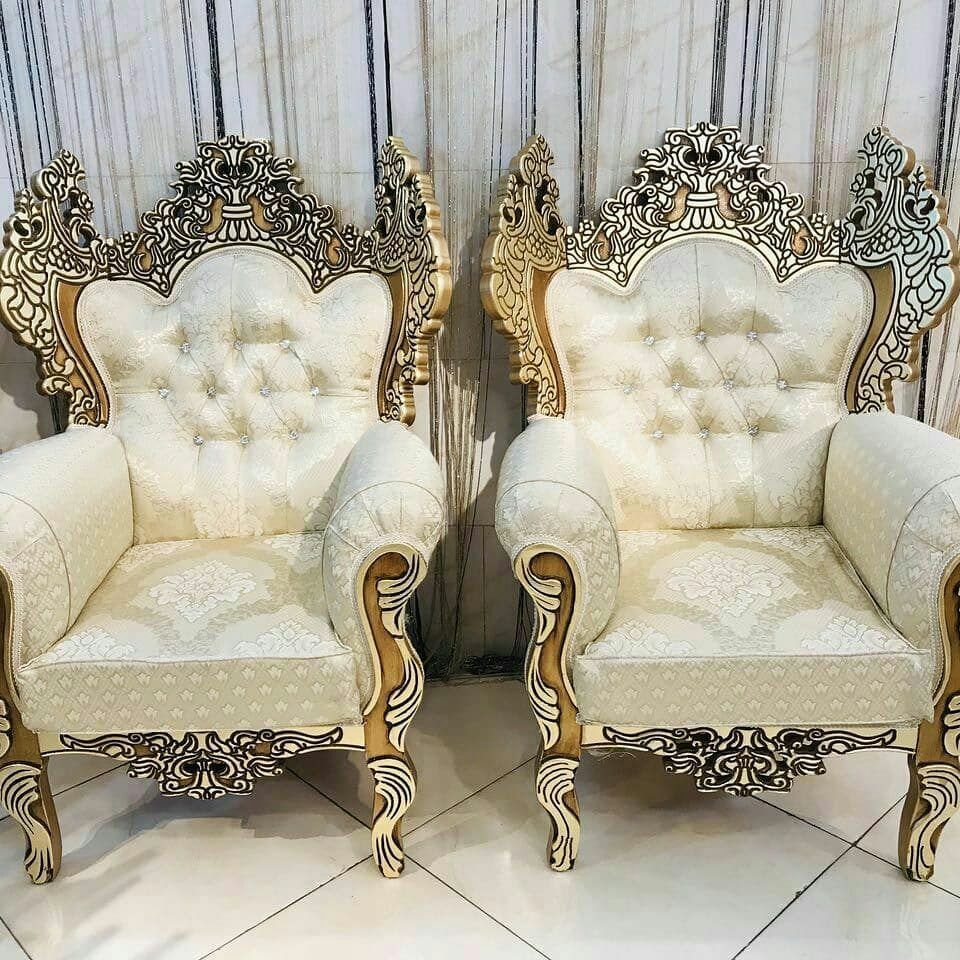 مبل سپید