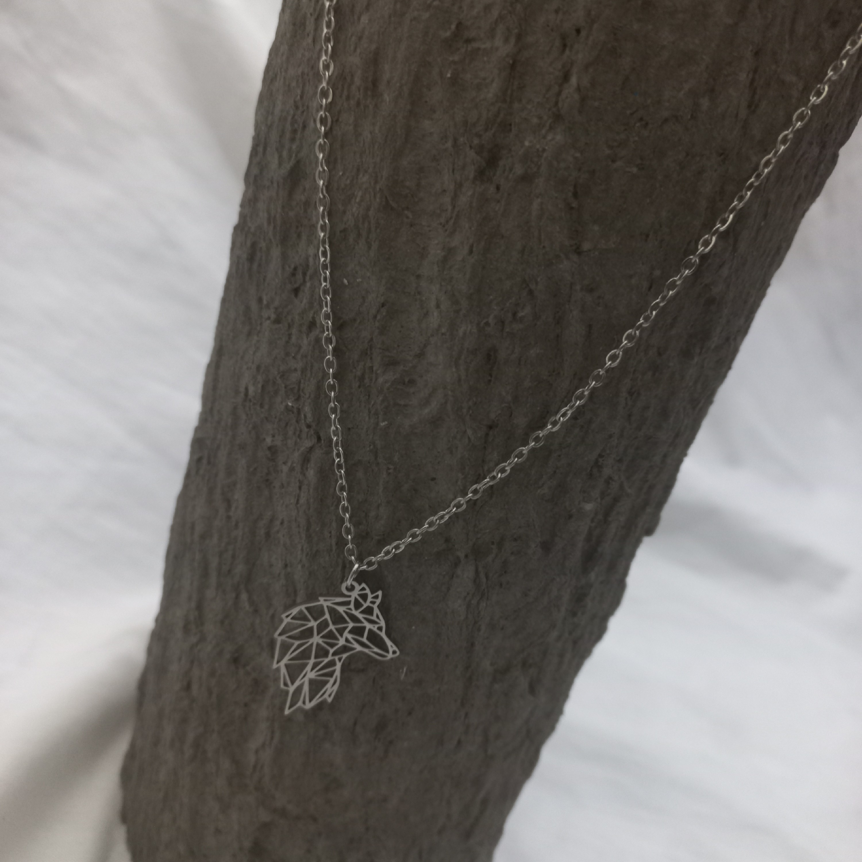 اکسسوری و گردنبد مینیمال گرگ با زنجیر 50 سانتی متری