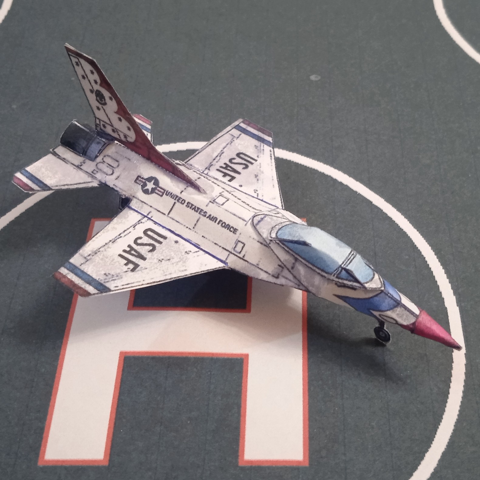 کیت ساخت ماکت جت جنگی F16 نمایشی 