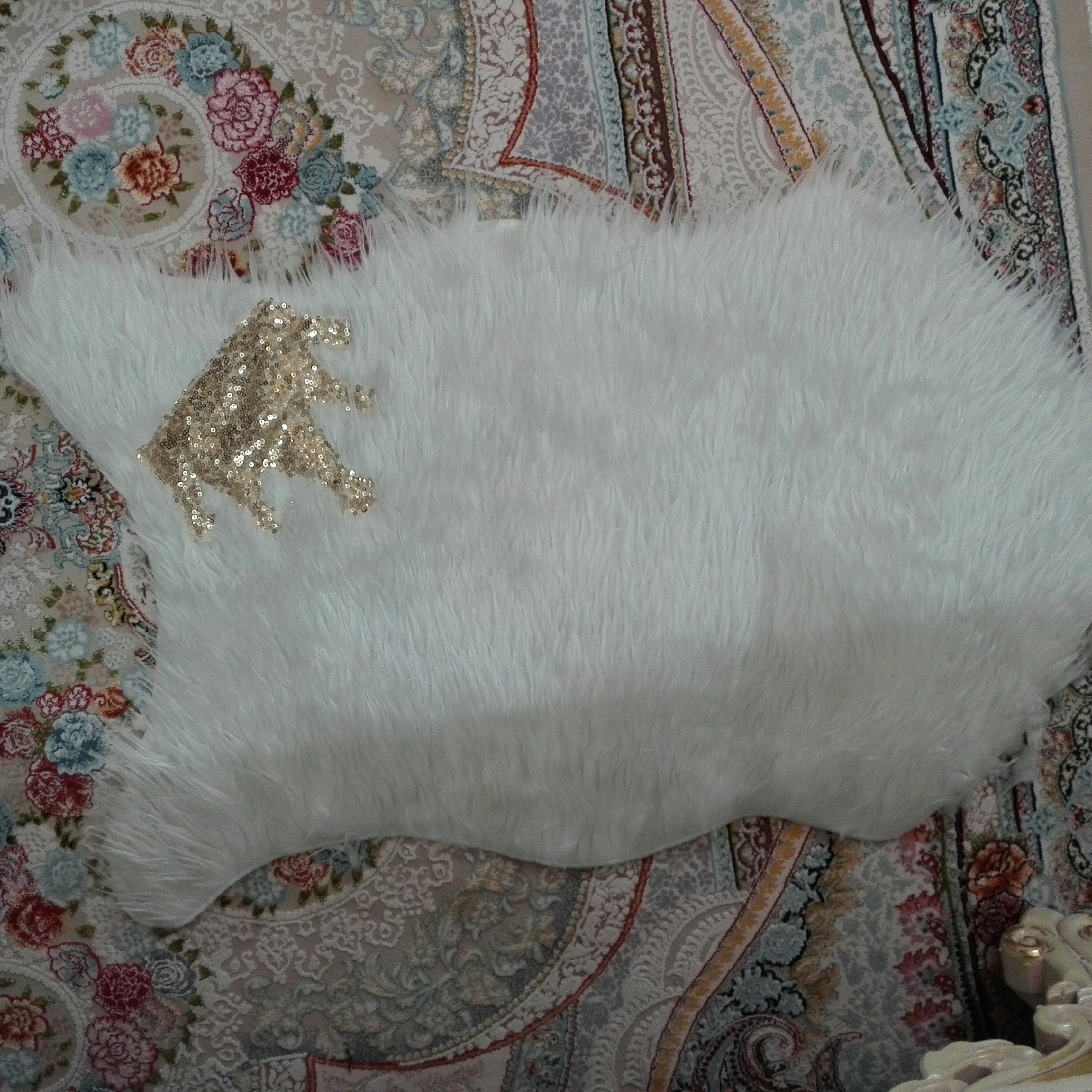 خز رومبلی سفید