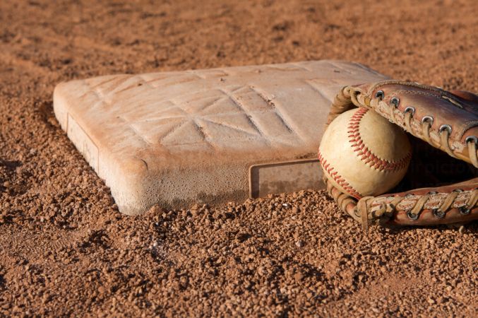 خرید و دانلود عکس Baseball on the Field کد 6189 | پیک فاکس | Pic Fox