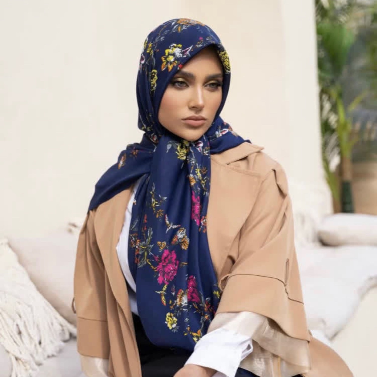 روسری وال ترک طرح گلدار در رنگبندی متنوع قواره 140