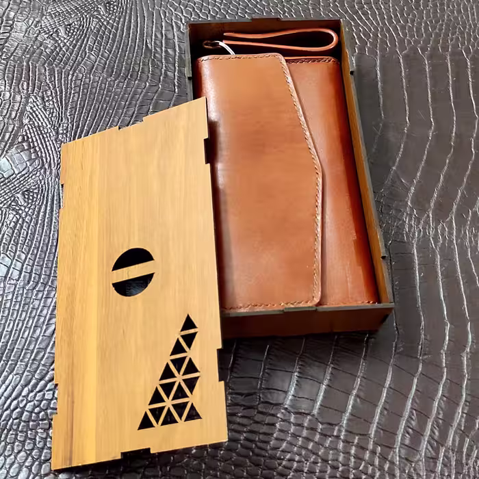 کیف موبایل و کارت اعتباری سه لت چرم طبیعی گاوی دست دوز 