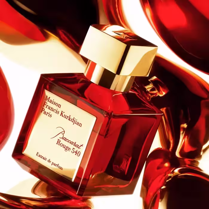 عطر گرمی باکارات رژ  با ماندگاری بالا