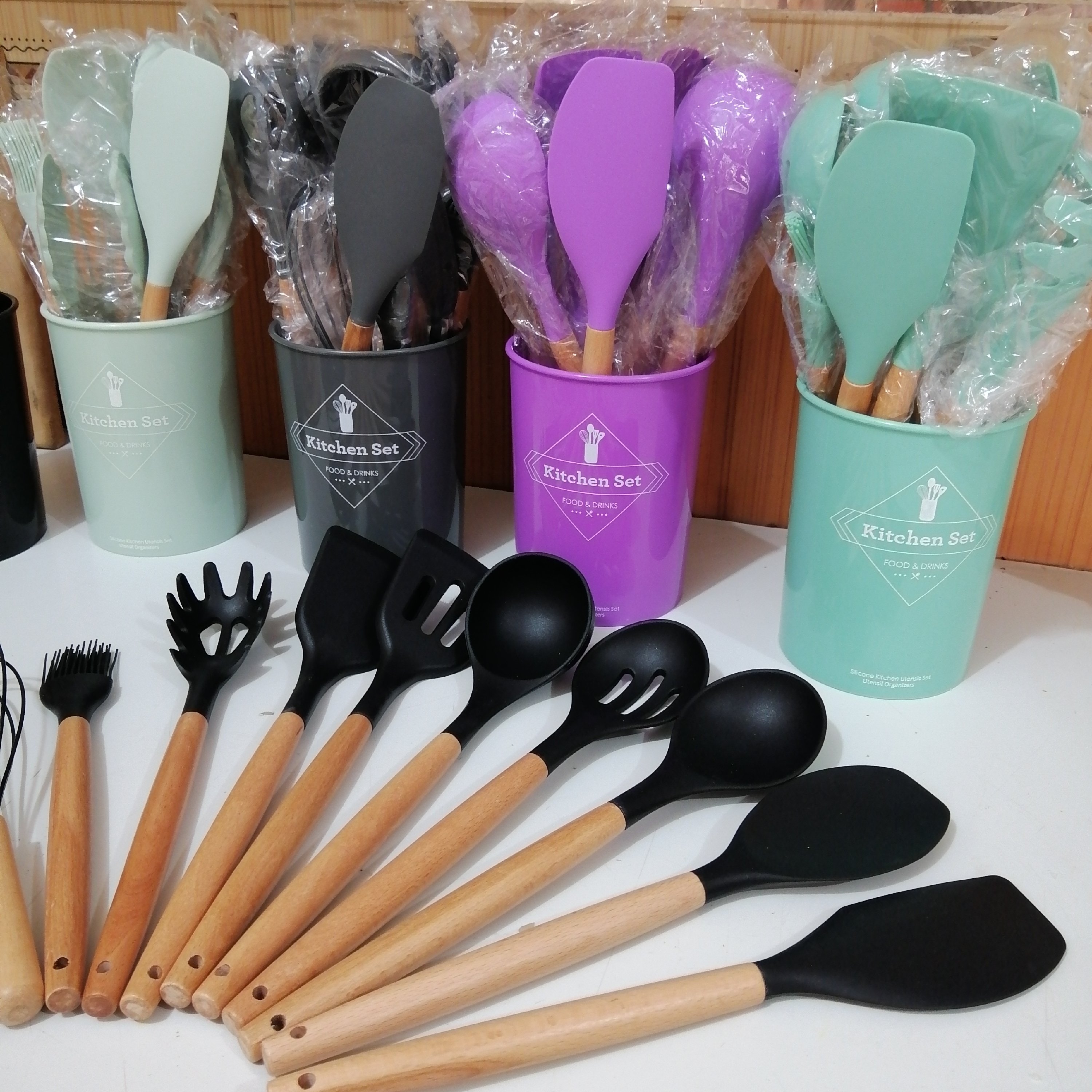 ست کفگیر و ملاقه سیلیکونی  دسته بامبو  استنددار. 