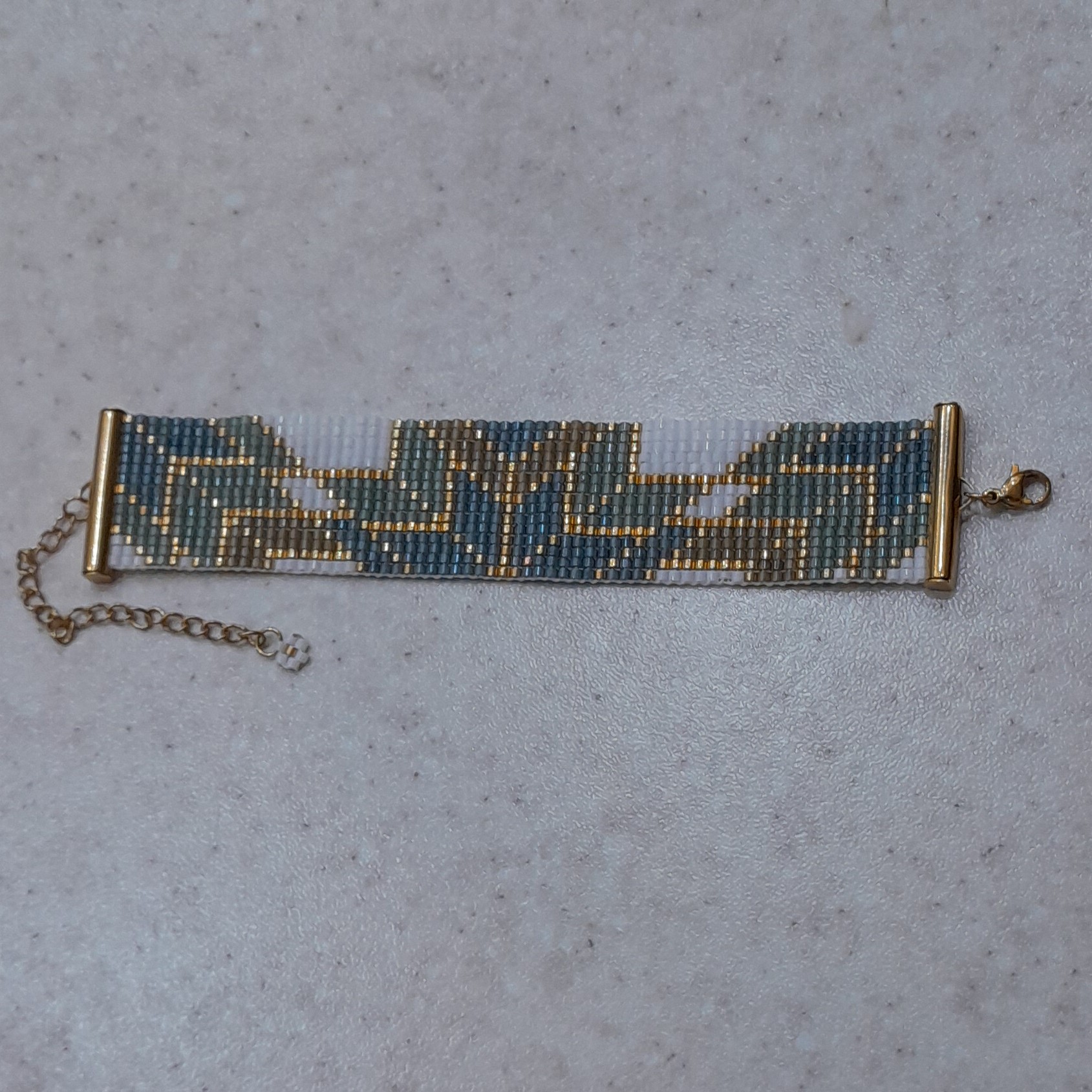 دستبند کد 23 