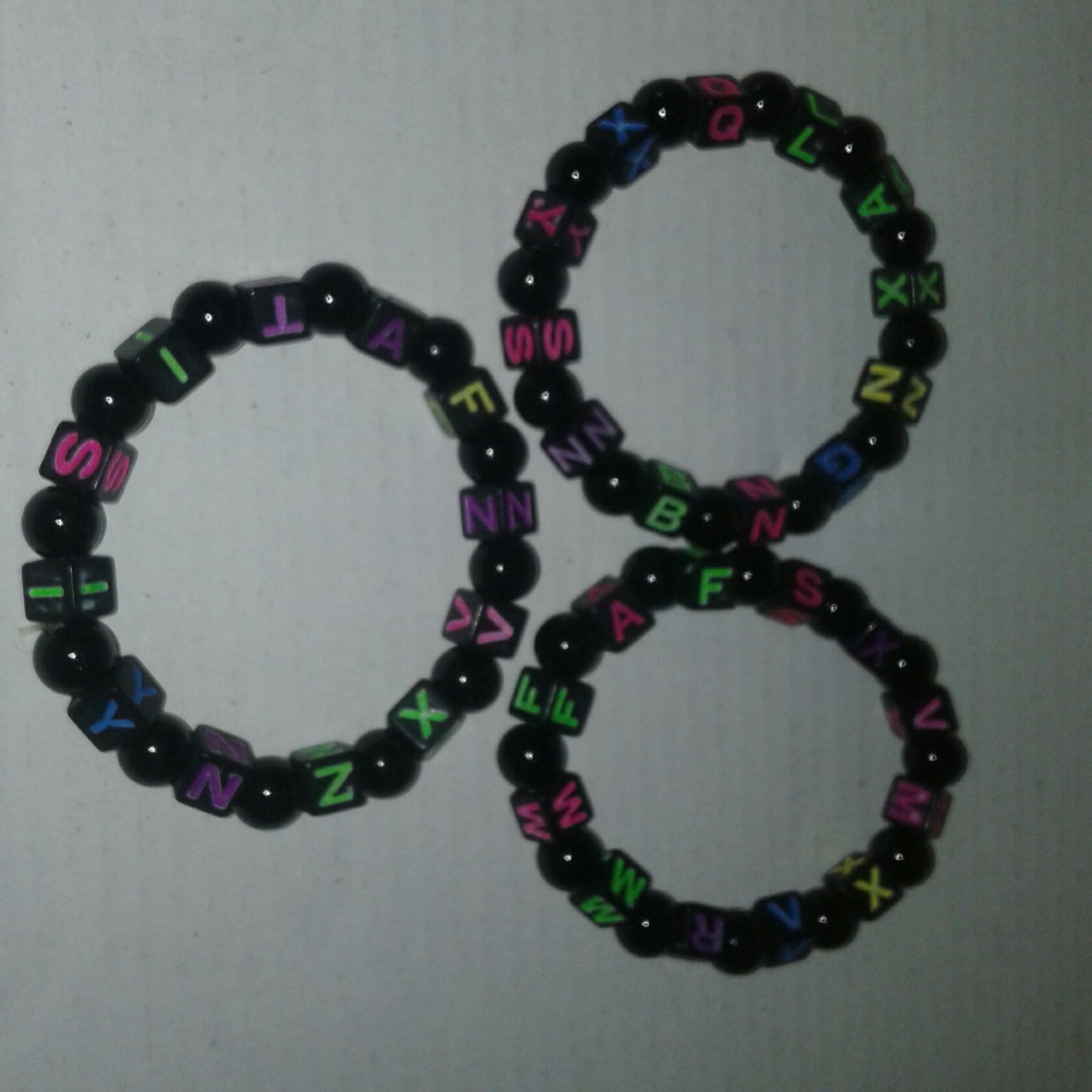 کد298 -  دستبند مهره ای حروف - دستبند حروف انگلیسی - دستبند اونیکس - دستبند ولنتاین - دستبند دوستی - دستبند اسپرت - 