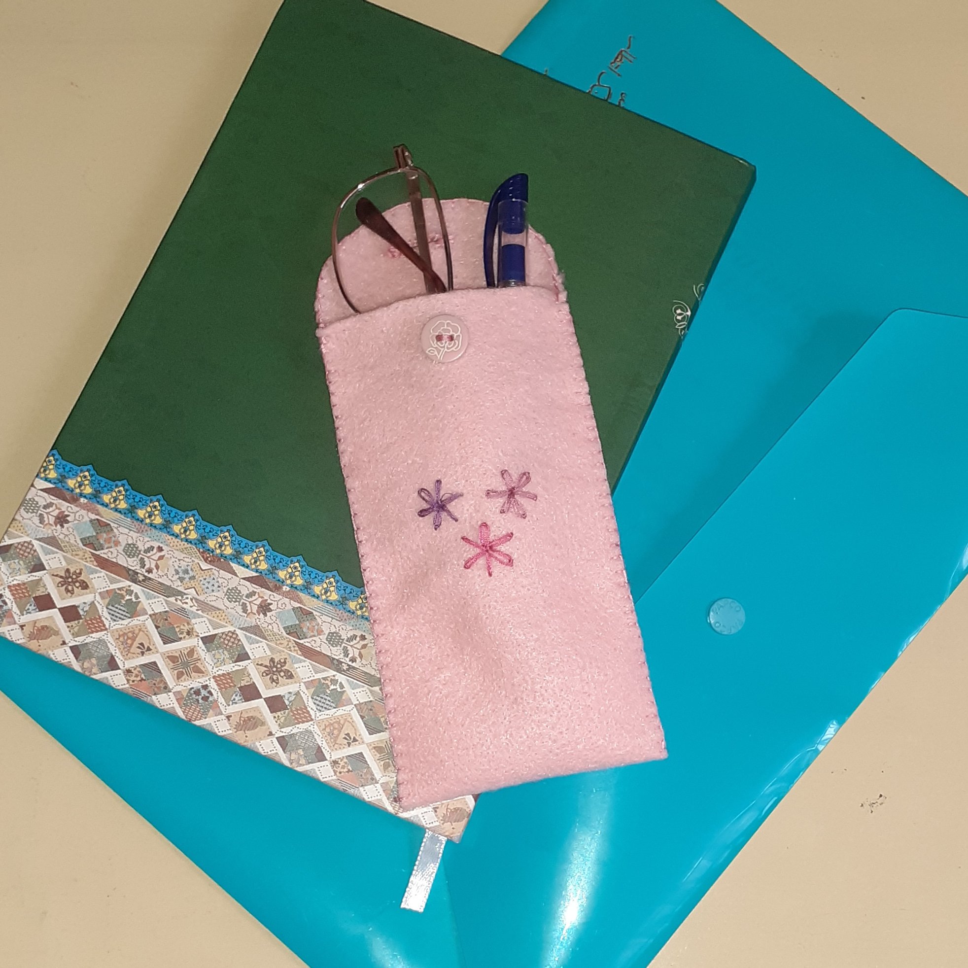 جامدادی یا جاعینکی نمدی