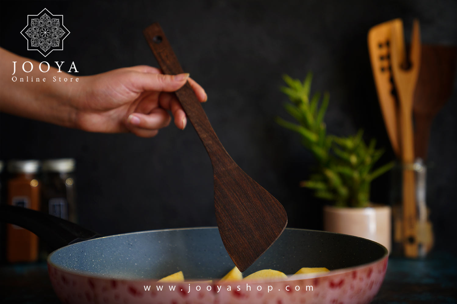 قاشق چوبی مثلثی