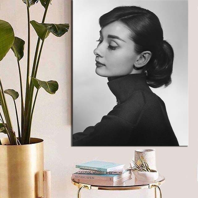 تابلو شاسی طرح آدری هپبورن کد66 HZ