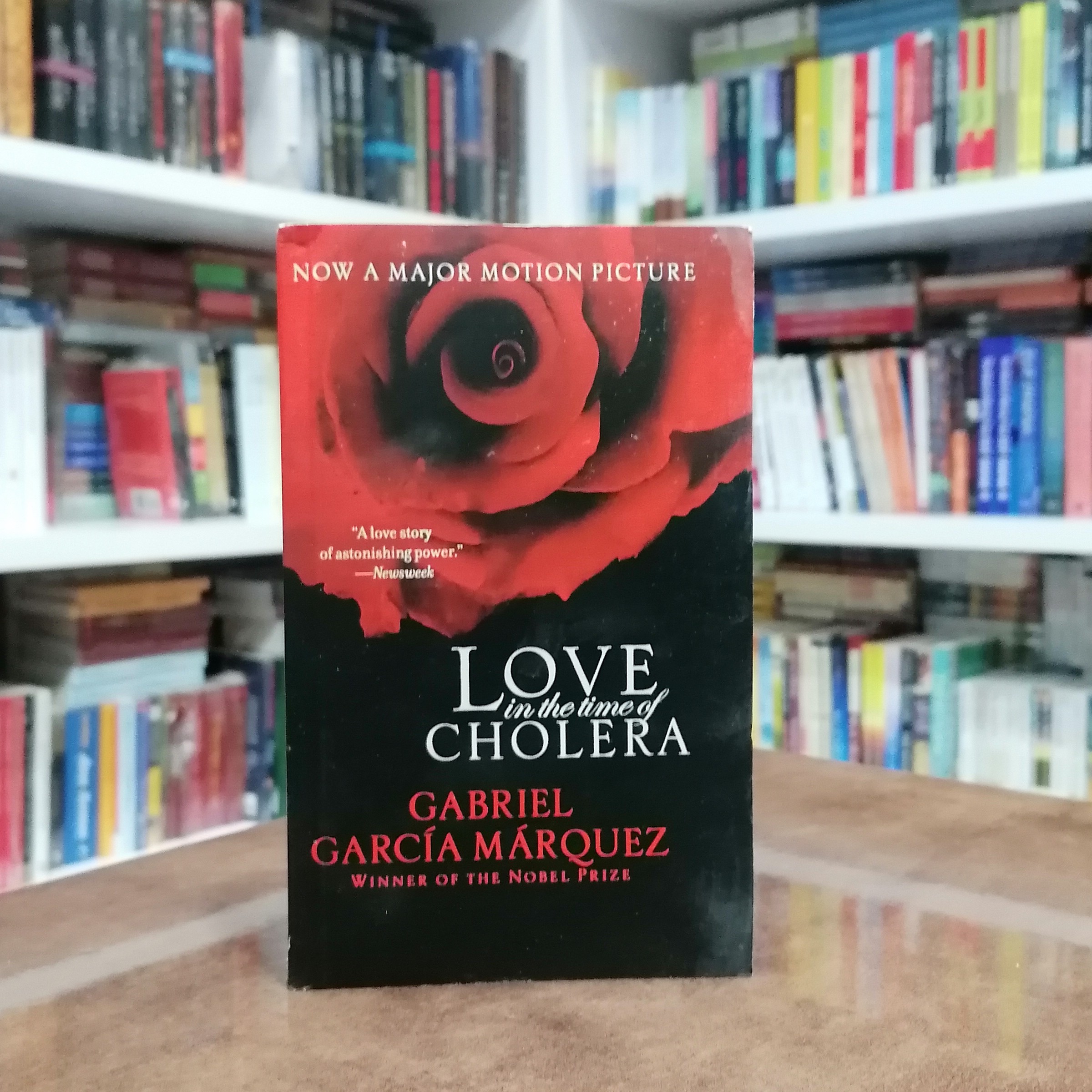 کتاب Love in the Time of Cholera اثر Gabriel Garcia Marquez