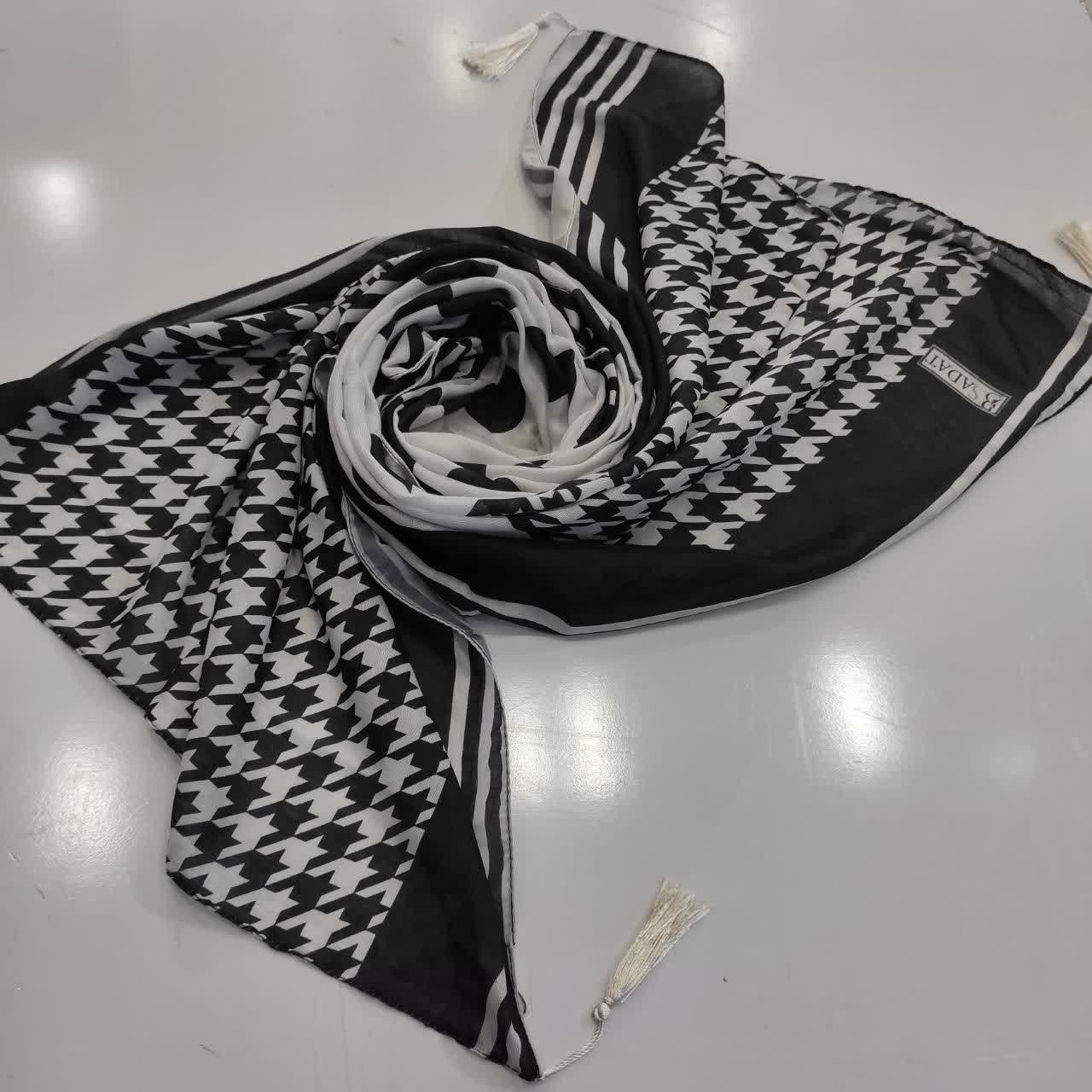 شال نخی سیاه سفید دور دوخت بسیار خنک 