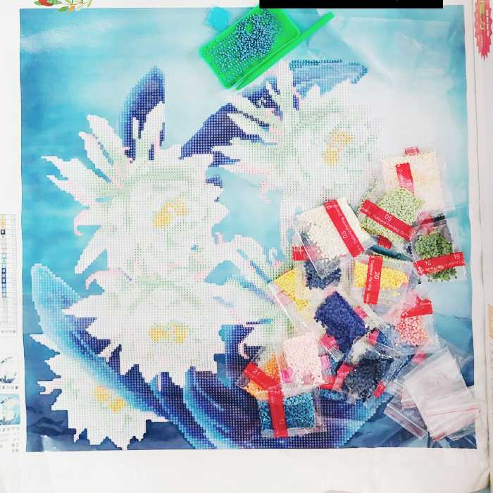 نقاشی باالماس طرح نیلوفر سفید