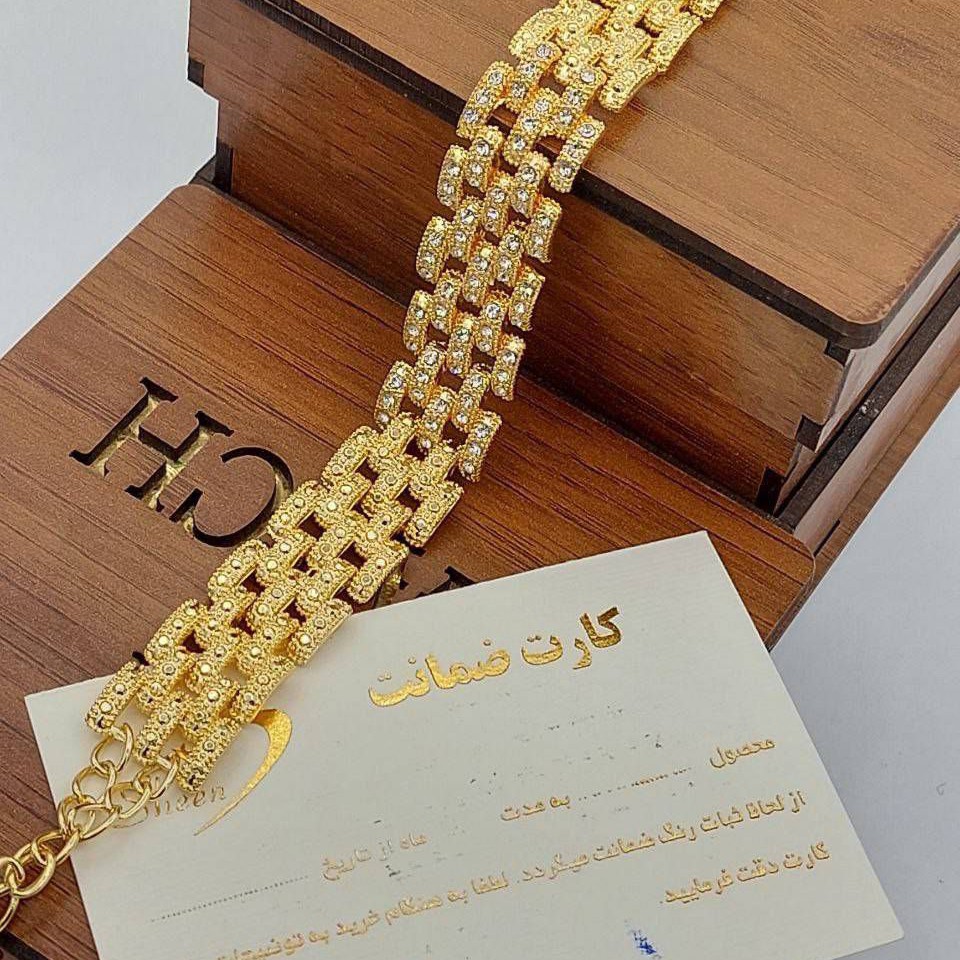 دستبند کارتیه نگیندار
دوام بالا با و کارت ضمانت 
