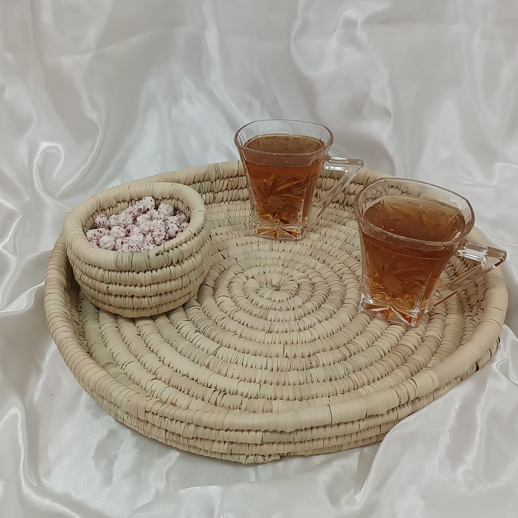   صنایع دستی ،سینی گرد سایز 30سانت  دسته مخفی 