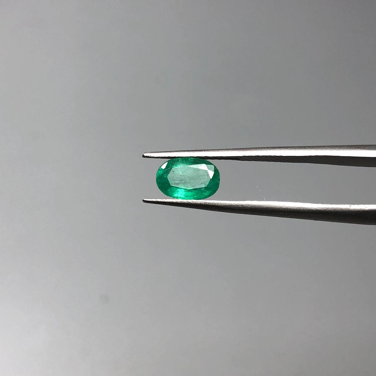 نگین زمرد طبیعی شناسنلمه دار 250753