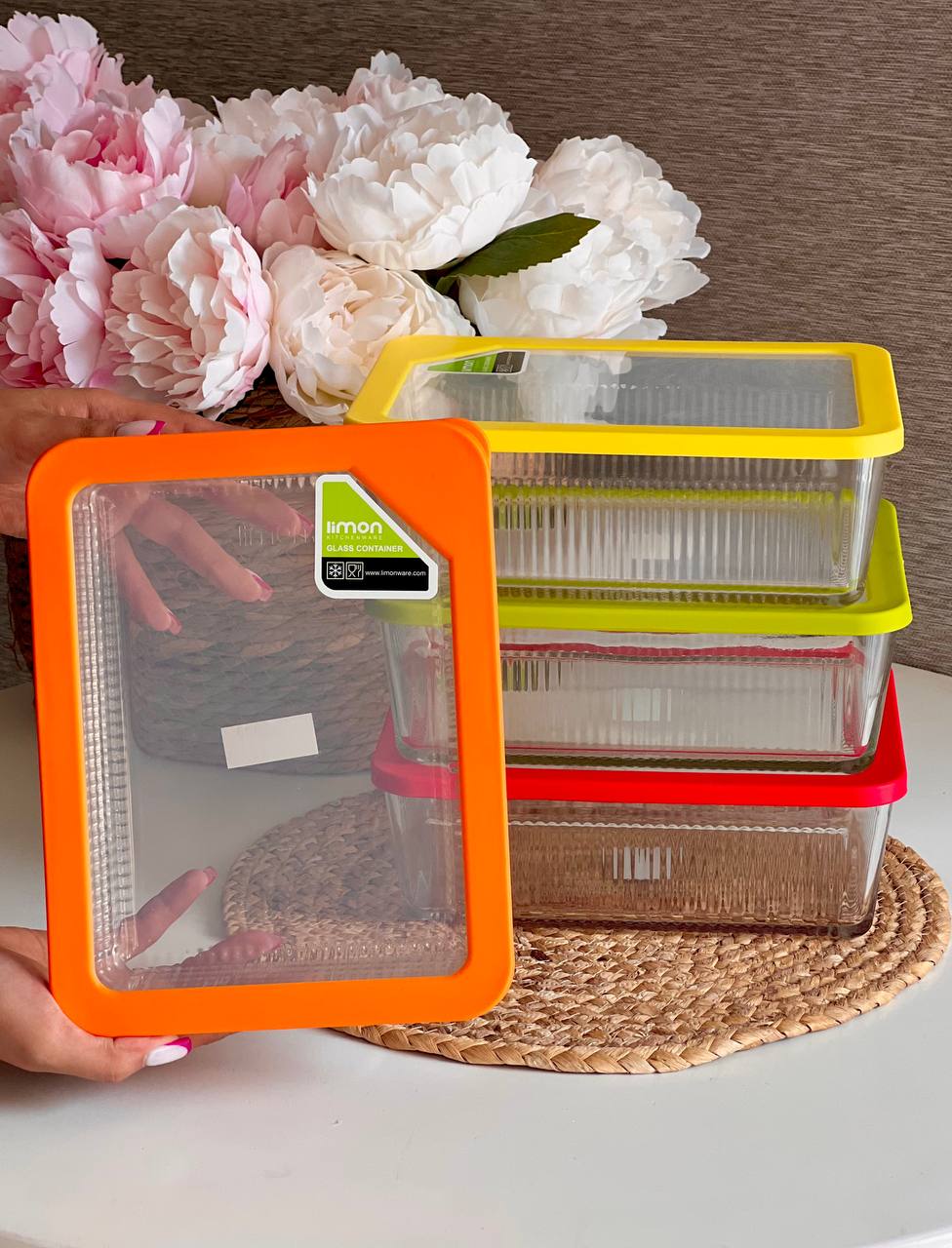 ظرف شیشه ای شیاردار 2/25 لیتر درب سیلیکونی لیمون کد 2097