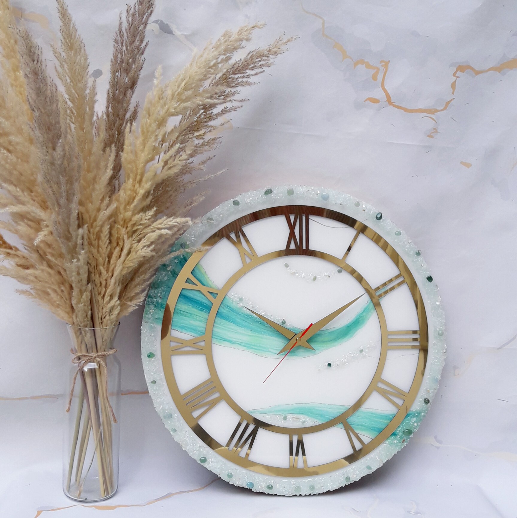 ساعت دیواری رزینی50 سانتی  طرح زمرد با موتور آرامگرد