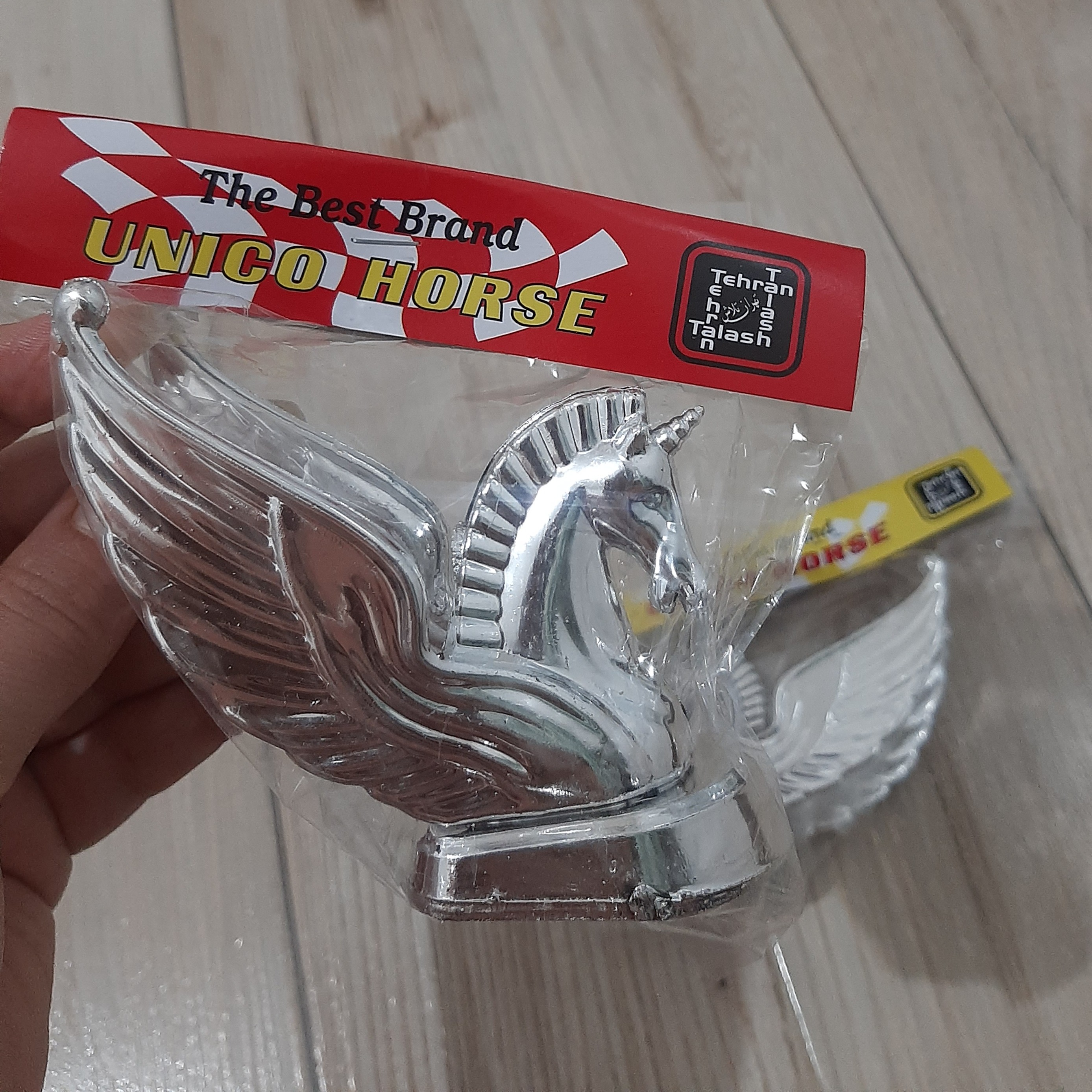 اسب تزیینی  تک شاخ گلگیرجلوموتورسیکلت هندا