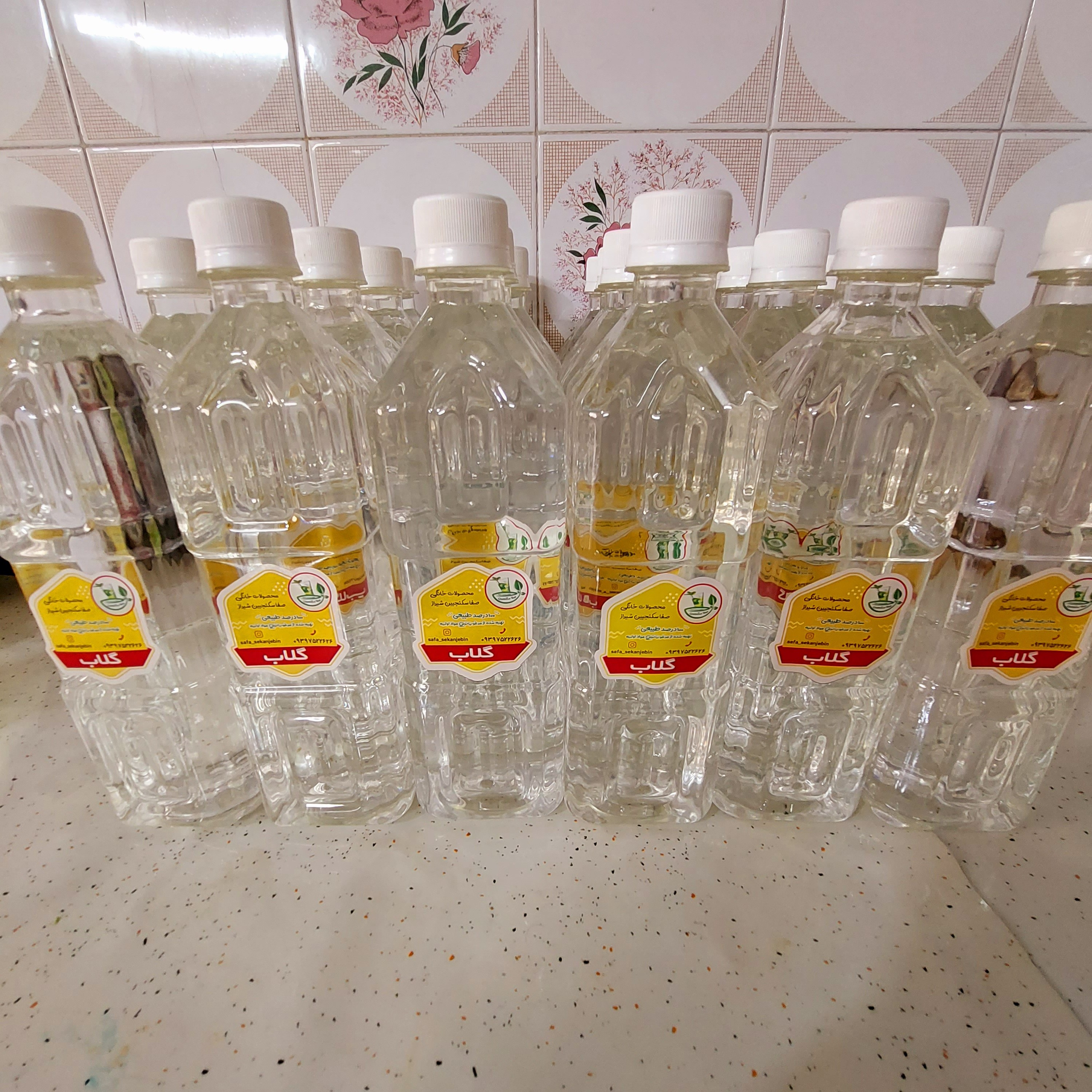 گلاب دو آتیشه  اصل میمند یک لیتری درجه یک کاملا ارگانیک و بهداشتی با کیفیت عالی