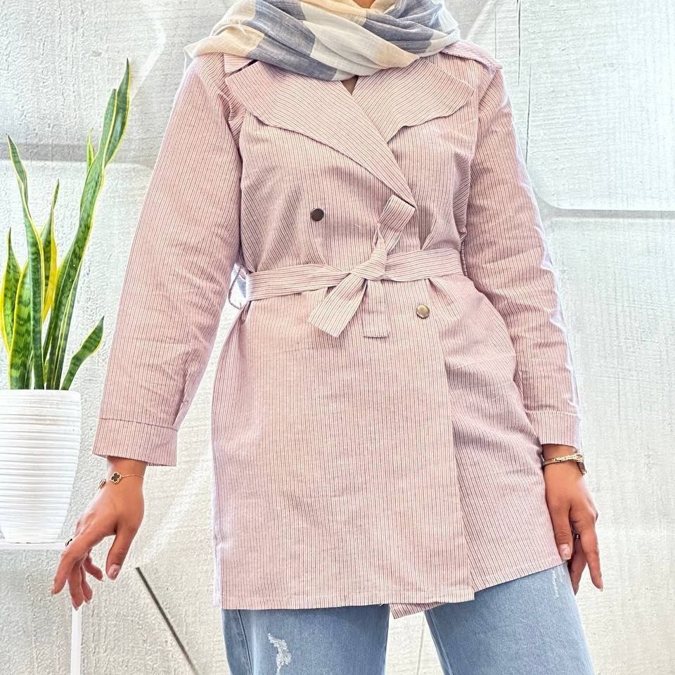 مانتو چهاردکمه ای