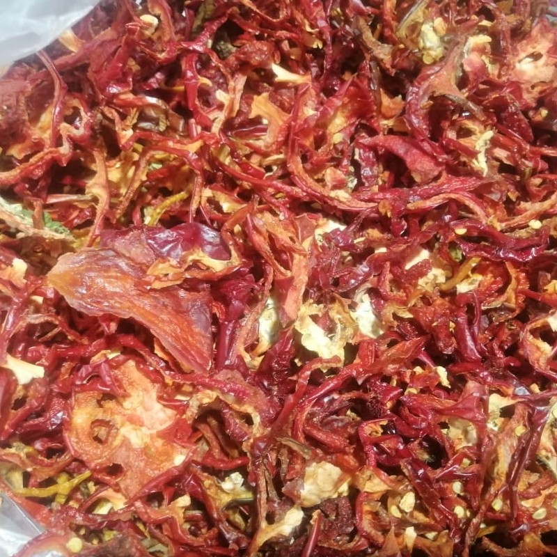 پابریکا بصورت قلم خشک  و تازه  محصول امسال  (خشک شده صنعتی از دلمه قرمز درجه یک) با عطر و طعم و رنگ واقعی  و ارگانیک