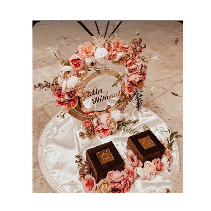 استند حلقه وجا حلقه ای و جعبه حنا عروس و داماد برای جشن عقد و عروسی  عروسی و حنابندان و نامزدی